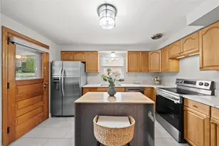 1309 Firwood Dr, Pittsburgh, PA 15243 - Photo 9