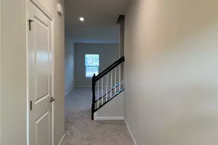 3004 Kapalua Ln, Penn Twp, PA 15644 - Photo 3