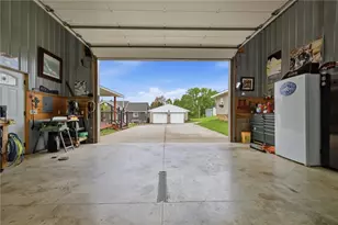 64 Florida Ave, Kiskiminetas Township, PA 15613 - Photo 25