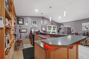 64 Florida Ave, Kiskiminetas Township, PA 15613 - Photo 29