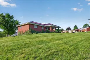 105 Flicker Dr, McKees Rocks, PA 15136 - Photo 3