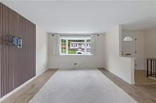 105 Oxford Dr, West Mifflin, PA 15122 - Photo 5