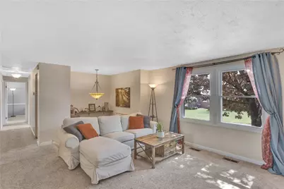 645 Blue Ridge Rd, Pittsburgh, PA 15239 - Photo 3