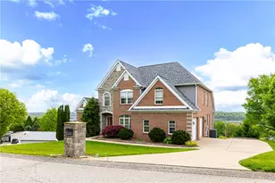 2301 Shamrock Ln, Canonsburg, PA 15317 - Photo 3