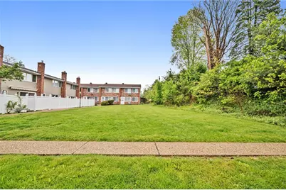 405 Highland Pines Ct, Ross Twp, PA 15237 - Photo 19