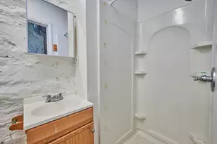 2044 Brownsville Rd, Pittsburgh, PA 15210 - Photo 33