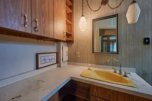 2044 Brownsville Rd, Pittsburgh, PA 15210 - Photo 17