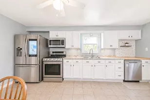 5061 Bahama Dr, Pittsburgh, PA 15239 - Photo 5