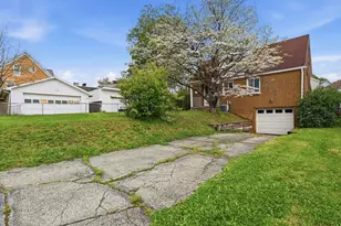313 Locust St, Turtle Creek, PA 15145 - Photo 3