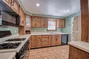 98 York Dr, Ross Twp, PA 15214 - Photo 7