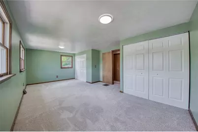 98 York Dr, Ross Twp, PA 15214 - Photo 9