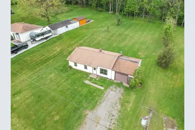 121 Sunflower Rd, Center Township, PA 16001 - Photo 3