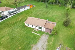 121 Sunflower Rd, Center Township, PA 16001 - Photo 3