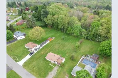 121 Sunflower Rd, Center Township, PA 16001 - Photo 7