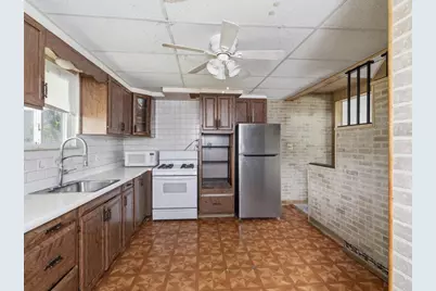 551 Farnsworth Ave, Clairton, PA 15025 - Photo 9