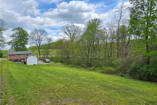 138 Center Dr, Oakland Township, PA 16025 - Photo 7