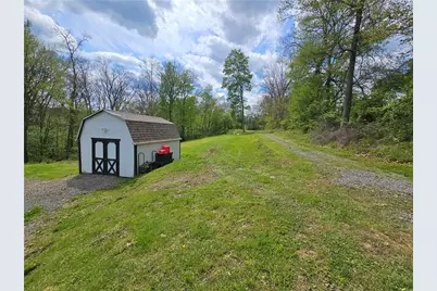 138 Center Dr, Oakland Township, PA 16025 - Photo 5