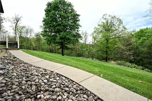 124 Dalton Ln, Hempfield Township, PA 15625 - Photo 11
