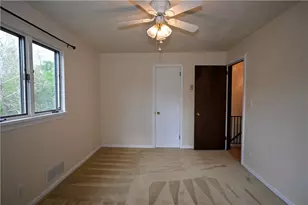 124 Dalton Ln, Hempfield Township, PA 15625 - Photo 19