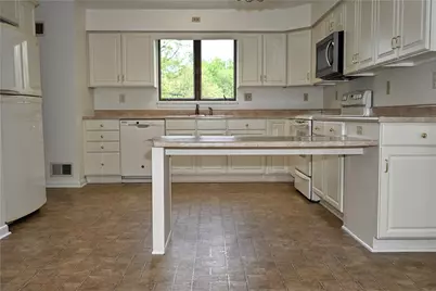 124 Dalton Ln, Hempfield Township, PA 15625 - Photo 33