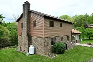 124 Dalton Ln, Hempfield Township, PA 15625 - Photo 7