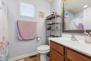 252 Broadstone Dr, Adams Township, PA 16046 - Photo 25