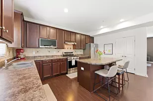 252 Broadstone Dr, Adams Township, PA 16046 - Photo 5
