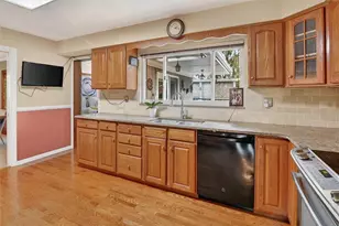 462 Greenhurst Dr, Pittsburgh, PA 15243 - Photo 13