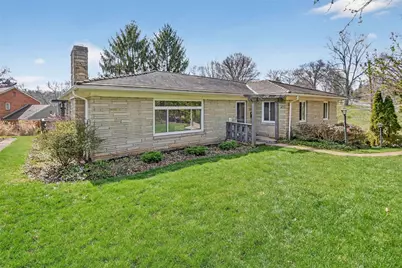 462 Greenhurst Dr, Pittsburgh, PA 15243 - Photo 1