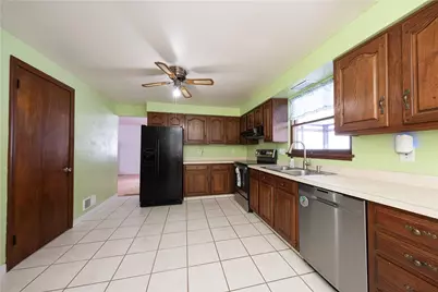 204 Pike St, Pittsburgh, PA 15235 - Photo 9