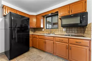 458 Blossom Dr, Pittsburgh, PA 15236 - Photo 9