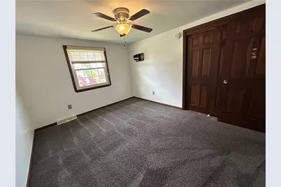 504 Maple St, Jeannette, PA 15644 - Photo 17