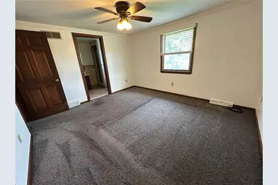 504 Maple St, Jeannette, PA 15644 - Photo 11