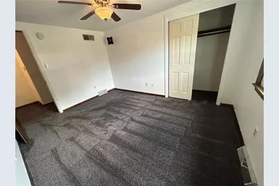 504 Maple St, Jeannette, PA 15644 - Photo 17