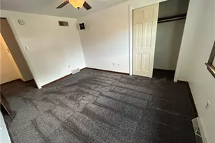 504 Maple St, Jeannette, PA 15644 - Photo 17
