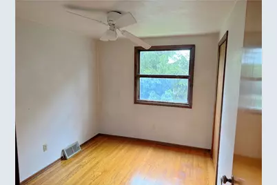 110 Roger Lane, Hempfield Township, PA 15642 - Photo 9