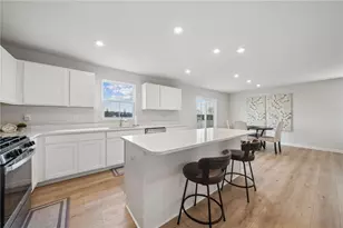 418 Coventry Ct, Lancaster Township, PA 16037 - Photo 13
