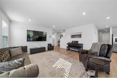 418 Coventry Ct, Lancaster Township, PA 16037 - Photo 7
