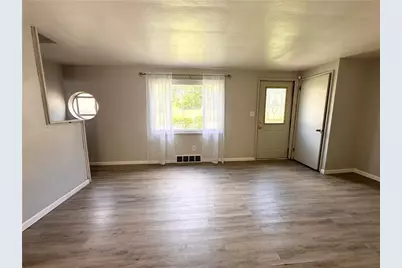 221 Dorothy Dr, Pittsburgh, PA 15235 - Photo 3