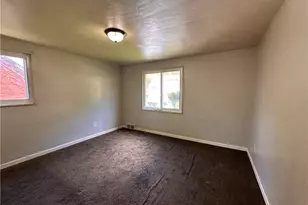 221 Dorothy Dr, Pittsburgh, PA 15235 - Photo 11