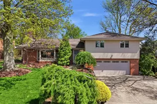 1193 Lakemont Dr, Pittsburgh, PA 15243 - Photo 1