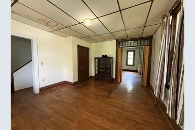 210 Chestnut St, Saint Clair Township, PA 15944 - Photo 9