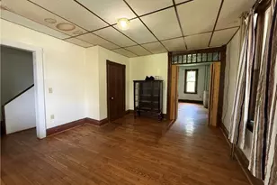 210 Chestnut St, Saint Clair Township, PA 15944 - Photo 9