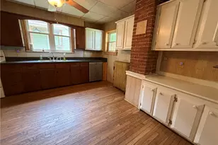 210 Chestnut St, Saint Clair Township, PA 15944 - Photo 5