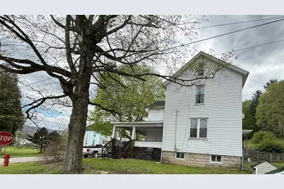 210 Chestnut St, Saint Clair Township, PA 15944 - Photo 1