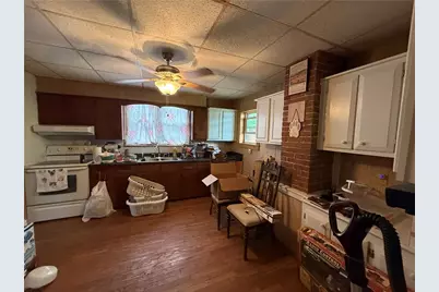 210 Chestnut St, Saint Clair Township, PA 15944 - Photo 11