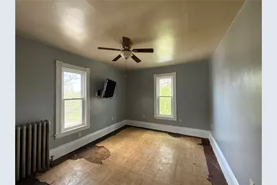 210 Chestnut St, Saint Clair Township, PA 15944 - Photo 15