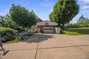 204 Glenburn Dr, West Mifflin, PA 15236 - Photo 3