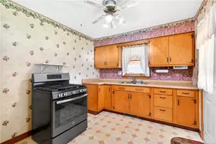 1715 Morton Ave, West Mifflin, PA 15122 - Photo 11