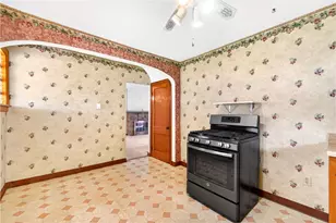 1715 Morton Ave, West Mifflin, PA 15122 - Photo 15